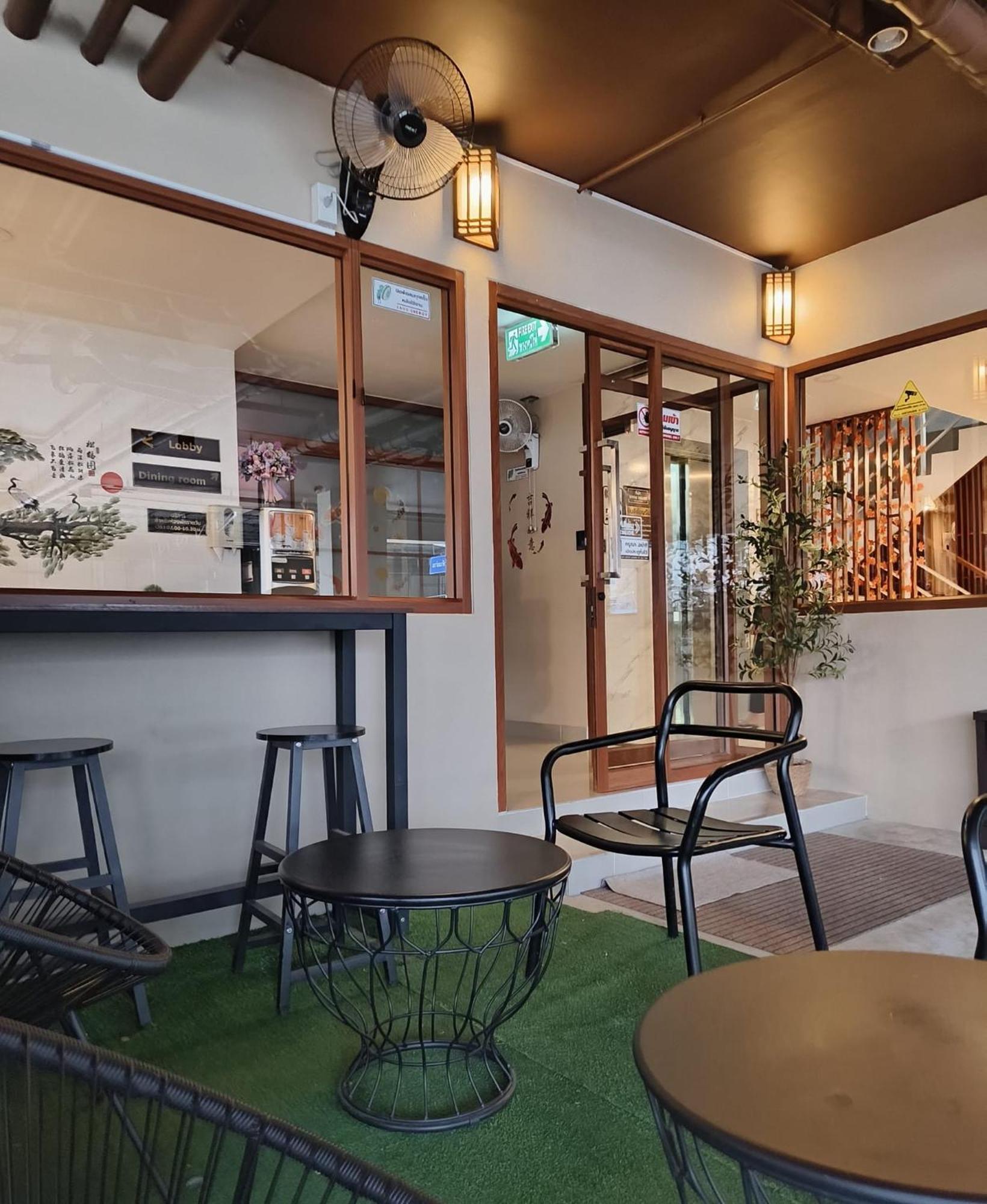 Hotel Snow House Buriram Esterno foto