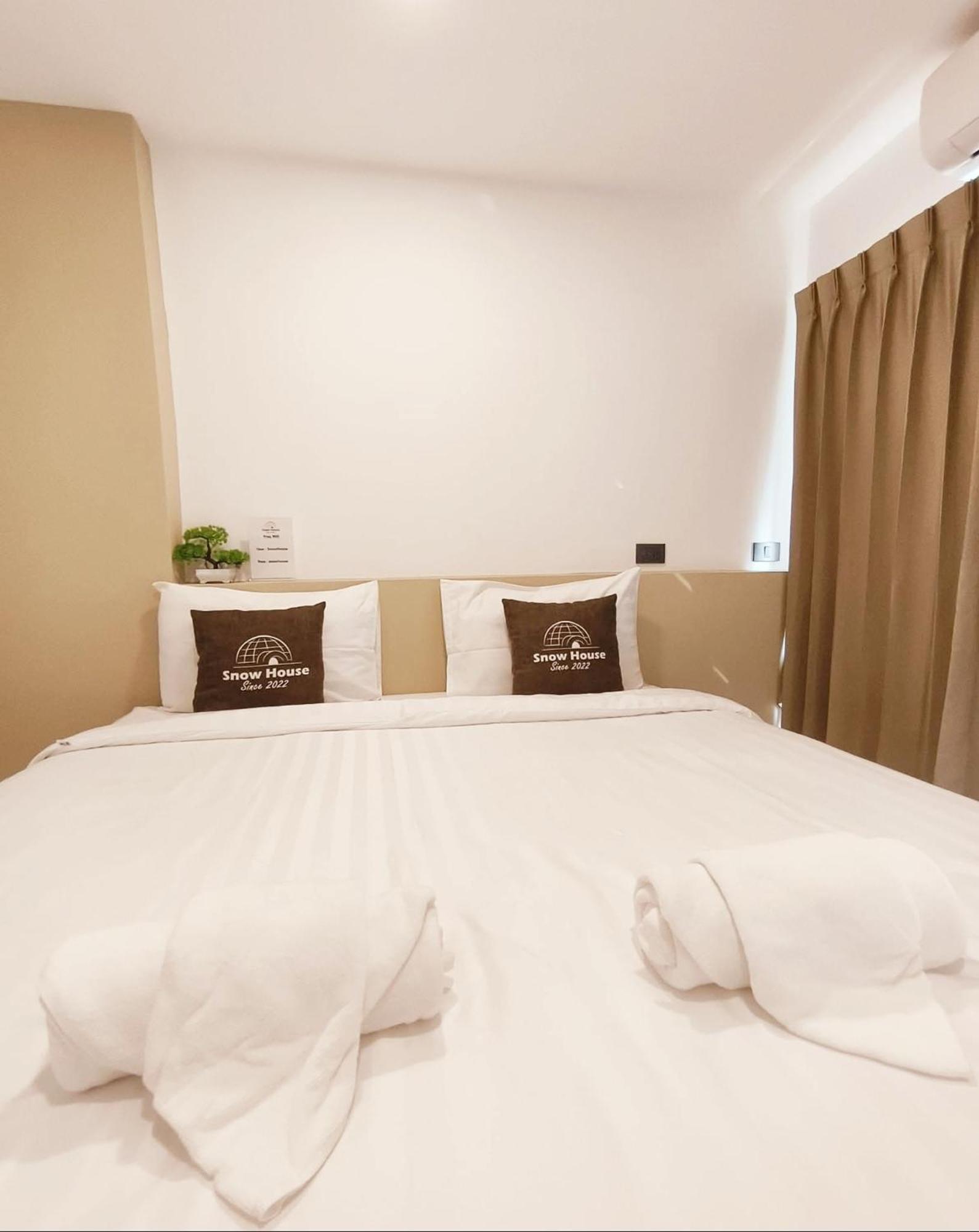 Hotel Snow House Buriram Esterno foto